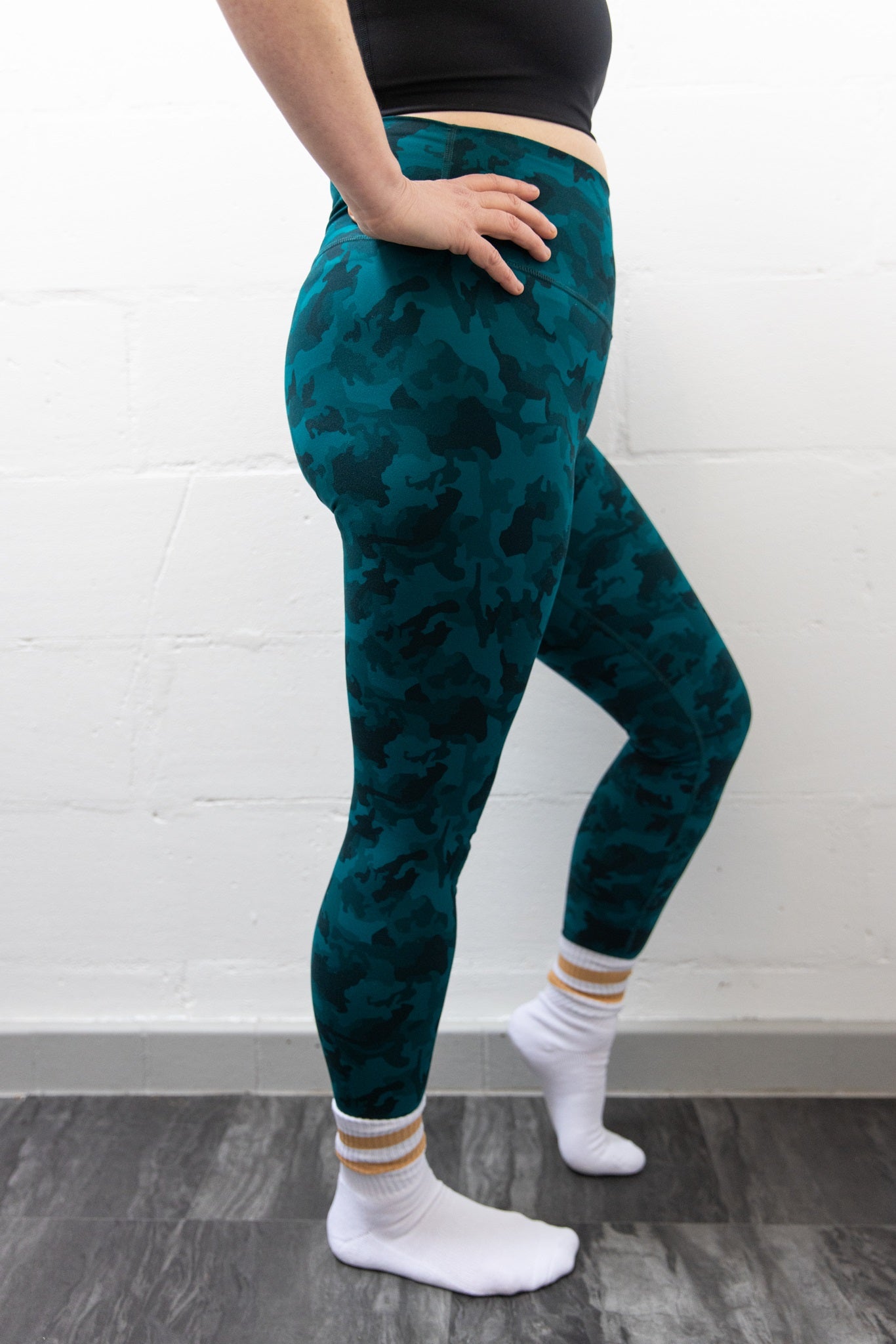 Ful:Ki Activewear - Camouflage Leggings - Side